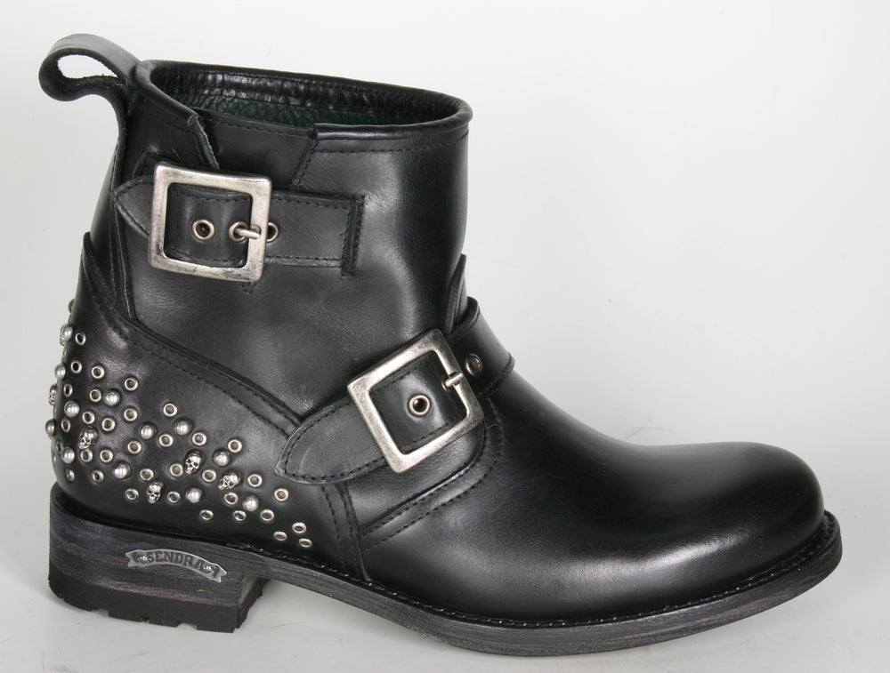10660 Sendra short Engineer Negro