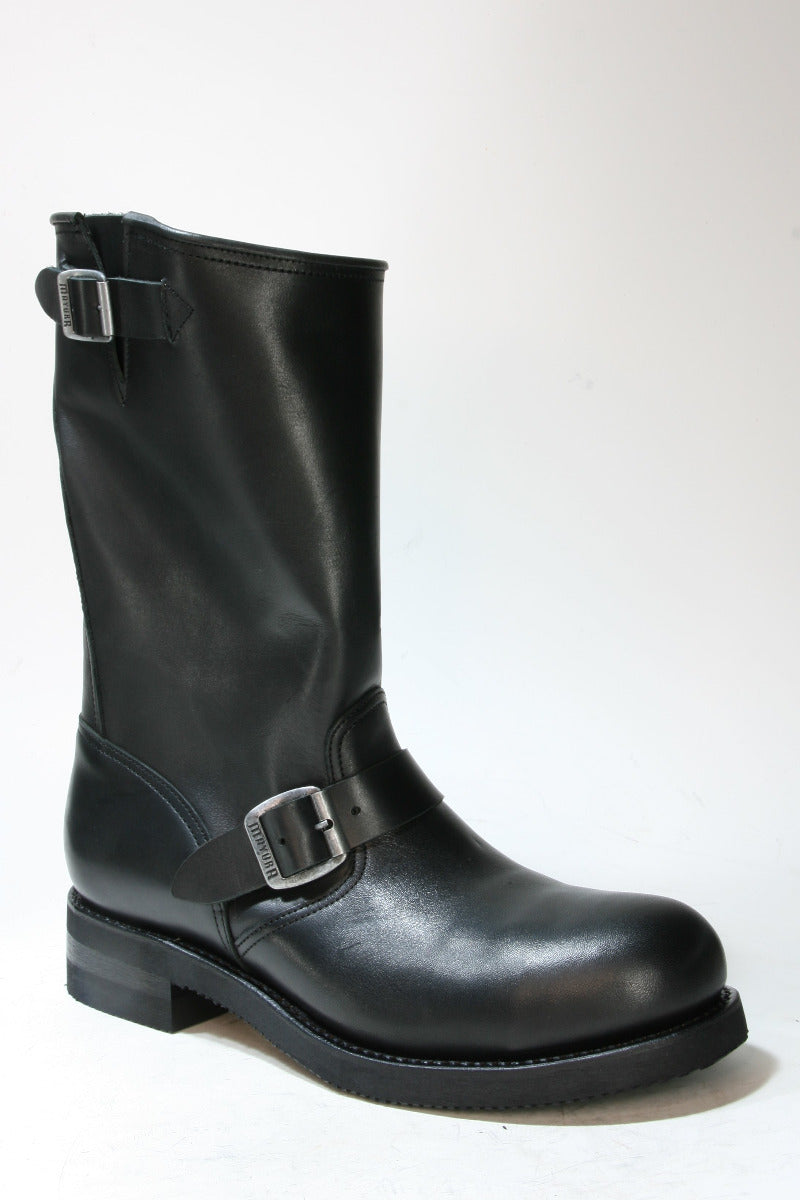 1590 MAYURA Engineer Negro