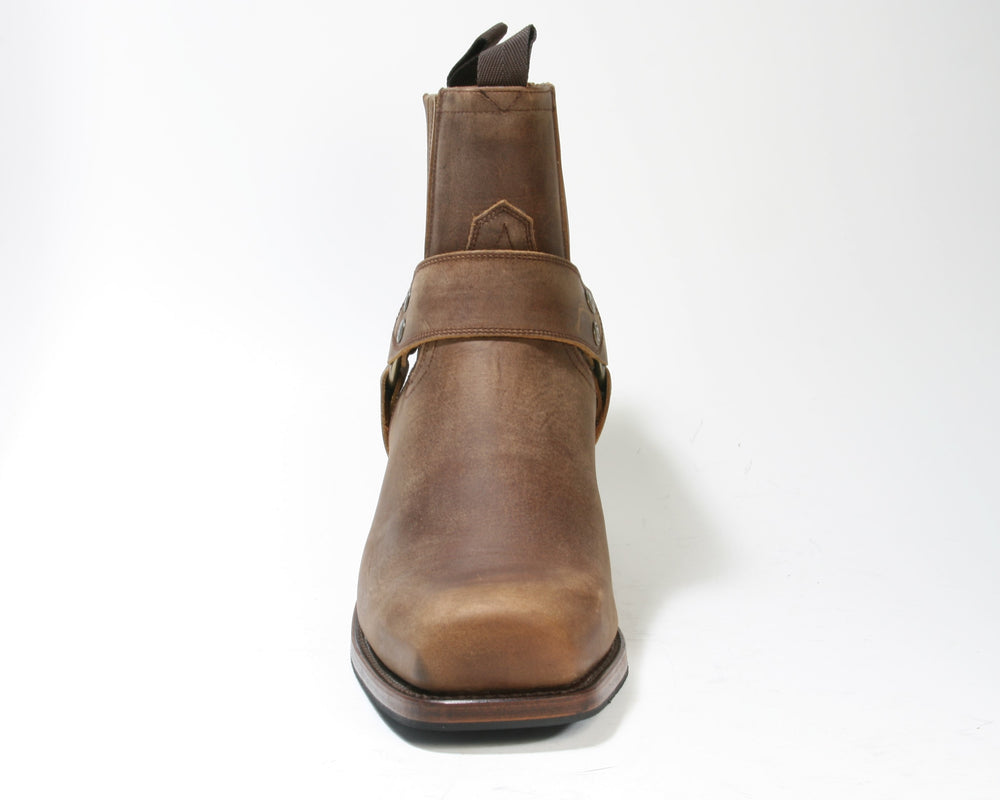 Frontansicht der Sendra Bikerboots mit klassischer Bikerform