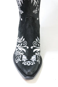 Mayura Cowboystiefel 2669 Negro mit weißer Blumenstickerei, Detailansicht der Spitze