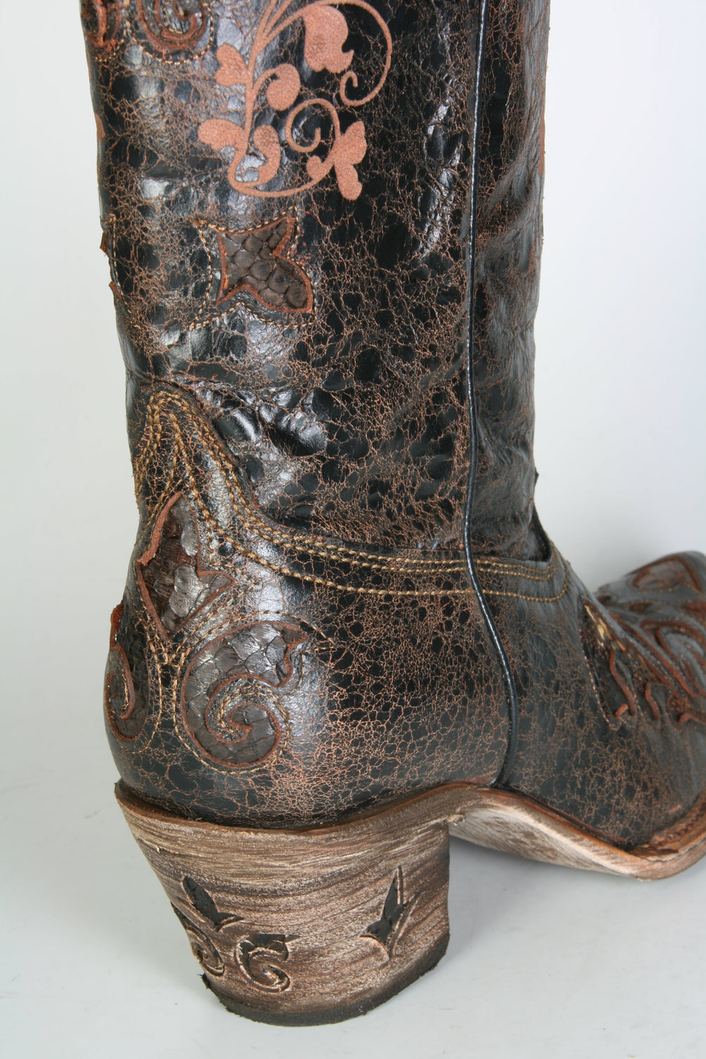 G528CP Cuadra cowboy boots Musgo Python