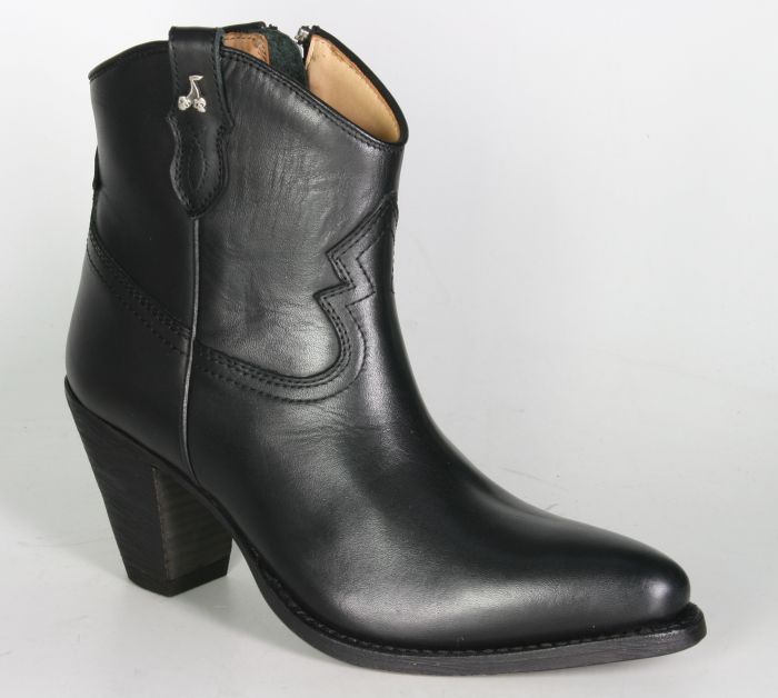 Black female boots outlet